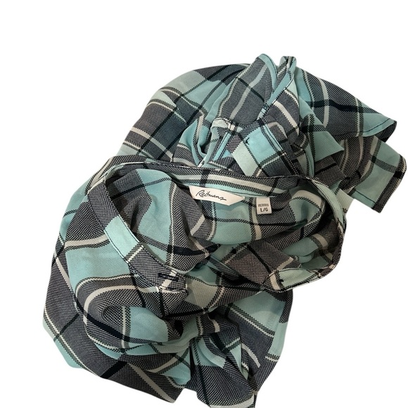 Plaid Button-Up Women’s Top - Picture 4 of 4